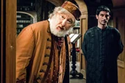 Zacharias (Felix von Manteuffel) misstraut Ambrosius (Christoph Bach) zutiefst.