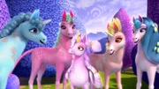 Auf einer Lichtung im Wald trifft Einhornfohlen Kyara auf Lavera und ihre Schützlinge aus dem Einhorn-Kindergarten.