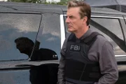 Frank (Chris Noth)