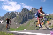 Arbeitsplatz über den Wolken: Nicolas Bourgeois auf dem Weg zur Arbeit, der Sternwarte auf dem Col du Tourmalet