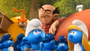 Als Gargamel (hinter, r.) ins Dorf kommt, ist das Rettungsteam gefragt.