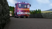 Feuerwehrmann Sam und Penny auf ihrem Weg zum Unfallort.