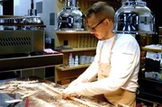 Der junge Koch aus dem Restaurant Choko Ona in Espelette hat schon einen ersten Michelin-Stern bekommen.