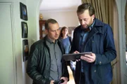Rupert (Barnaby Metschurat) und Frank Weller (Christian Erdmann) untersuchen ein Video, das Hinweise auf eine Entführung liefern könnte. Währenddessen möchte Ann-Kathrin Klaasen (Christiane Paul) erneut mit der betroffenen Familie sprechen.