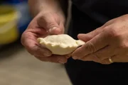 Schlutzkrapfen Herstellung