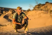 Dr. Philip Standers Lebenswerk ist die Erforschung der Löwen der Namib.