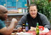 Tyrone 'Goody' Goodman (Leonard Earl Howze, l.), Kevin Gable (Kevin James)