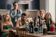 V.l.: Lucy (Lara-Maria Wichels), Dennis Huszak, Nicolas F. Türksever, Titus Kraus und Maike (Vivien König)