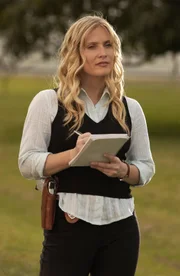 Calleigh Duquesne (Emily Procter) findet heraus, dass gleich mehrere Personen ein Motiv hatten, den Pilot Adam Decker zu töten ...