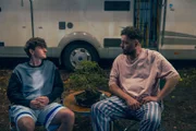 Te Berberi - Wächst ja wieder Folge 2 - Love is in the (H)Air. v.l. Jonathan Baranowski als Xoni, Florim Brajshori als Daut