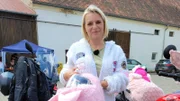 Schafft es Karola Becker mit den 6.000 Euro, die die Gebauers eisern gespart und bei Freunden zusammengekratzt haben, ein passendes Fahrzeug mit Zukunft für den Gnadenhof aufzutreiben?