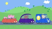 Als Peppa und ihre Familie zum Spielplatz fahren wollen, kommen sie nicht weiter. Denn überall reißt Herr Bulle die Straße auf. Dadurch entsteht ein Stau. Ob die Familie vor Einbruch der Dunkelheit am Spielplatz ankommt?
