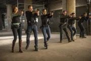 V.l.: Kim Burgess (Marina Squerciati), Jay Halstead (Jesse Lee Soffer), Erin Lindsay (Sophia Bush), Hank Voight (Jason Beghe), Antonio Dawson (Jon Seda) und Adam Ruzek (Patrick John Flueger).