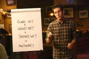 Dennis Reynolds (Glenn Howerton)