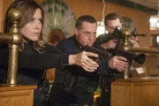 V.l.: Erin Lindsay (Sophia Bush), Hank Voight (Jason Beghe) und Jay Halstead (Jesse Lee Soffer).