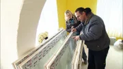 Bernd und Jacqueline will im Wohnzimmer ein großes Terrarium bauen.