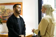 Tanner (Jeremy Piven, l.); Alex (Monica Potter, r.)