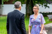 Greta (Laura Osswald, r., mit Pabo Sprungala, l.) fühlt sich in ihrem magischen Moment ertappt.