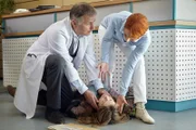 Doro Kruse (Luise Helm, Mitte) ,  Pia Heilmann (Hendrikje Fitz, rechts) und Dr. Roland Heilmann (Thomas Rühmann)