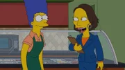 Der neue Job ist für Marge (l.) eine Chance, Homer zu unterstützen, doch was hat ihre Chefin (r.) vor?