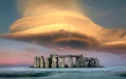 Es ist eine der berühmtesten Kultstätten Europas - und doch gibt diese Ikone Englands bis heute Rätsel auf. Neue Entdeckungen bestätigen jetzt die Erkenntnis, dass  Stonehenge nur ein kleiner Teil einer ganzen Ritual-Landschaft ist, die die Menschen vor mehr als 5 000 Jahren errichteten.