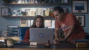 Jane Tennant (Vanessa Lachey, l.); Ernie Malik (Jason Antoon, r.)