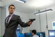 Dr. Roderick Campbell (Garret Dillahunt)