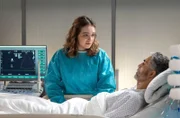 Schwester Jasmin (Leslie-Vanessa Lill) macht sich große Sorgen um ihren Vater Malik Hatem (Neil Malik Abdullah), der nach einem Autounfall in die Sachsenklinik eingeliefert wurde.