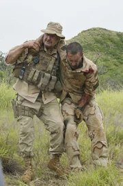 Ein Leben für ein Leben - Joe White (Terry O'Quinn, l.) rettete Steve McGarrett (Alex O'Loughlin, r.), Jetzt ist es an Steve seinem alten Freund zu helfen ...