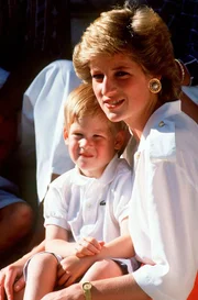 12. April 2006: Prinzessin Diana und Prinz Harry im Urlaub auf Mallorca.