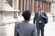 Lee Castleton (Will Mellor) wird falsche Buchführung vorgeworfen: Vor Gericht will er seine Unschuld beweisen.