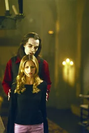 Dracula (Rudolf Martin), Buffy (Sarah Michelle Gellar)