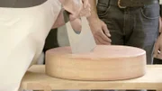Käseanschnitt in der Sennerei Schopernau.