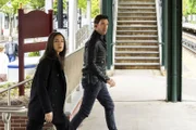 Kristin Gaines (Alexa Davalos, l.); Remy Scott (Dylan McDermott, r.)