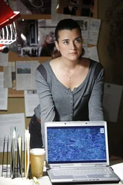 Während das Team einen neuen Fall aufdeckt, vermutet Tony, dass Ziva (Cote de Pablo) einen riskanten Plan verfolgt, um den Tod ihres Vaters zu rächen ...