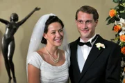 Lena Berkow (Alexandra Neldel) und Hans Sattler (David Rott) sind frisch verheiratet.