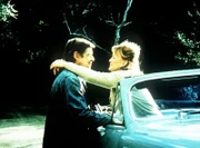 Callie May Jordan (Dorothy Tristan, r.) hat ihre alten Gefühle für John Walton (Ralph Waite, l.) wiederentdeckt.