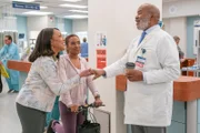 L-R: Barb (Lynn Whitfield), Lisa (Kourtney Bell), Dr Ron (David Alan Grier)
