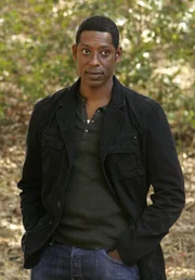 Behauptet, mit Geistern in Kontakt zu stehen: Casey (Orlando Jones)