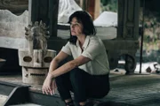 Eve (Marianne Denicourt) scheinen die seltsamen Vorgänge im Hotel ratlos zu machen.