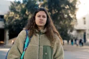 Alexandra kam aus der Ukraine nach Frankreich. Gerade Kinder, die mit einer neuen Sprache im Unterricht konfrontiert sind, müssen eine enorme Leistung erbringen, um den Schulalltag zu meistern.
