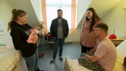 Lavinia bringt ihr erstes Kind Haylie Emilia zur Welt. Wie geht es Mama und Tochter so kurz nach der Geburt und wie gewöhnt sich Tim an seine neue Vaterrolle?