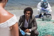 Am Tatort angekommen, staunt Aurélien Charlery (Julien Béramis) nicht schlecht als er sieht, wer ihm gegenübersteht.