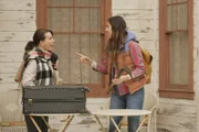 Donna (Susie Essman, l..); Rio (Lake Bell, r.)