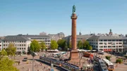 hr-fernsehen BUSINESS ZWISCHEN ARMUT UND MULTIKULTI - DARMSTADT LUISENPLATZ, aus der Reihe "Erlebnis Hessen", Ein Film von Silke Klose-Klatte, am Dienstag um 20:15 Uhr. Der Luisenplatz in Darmstadt mit dem Ludwigsmonument. Es ist ein Denkmal für Ludwig I. (auch Ludewig I. genannt), den ersten Großherzog von Hessen und bei Rhein. Die Säule ist begehbar.