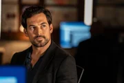Cole Ellis (Giacomo Gianniotti)