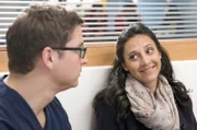 Elias (Stefan Ruppe, l.); Ameena (Mira Mazumdar, r.)