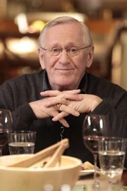 Len Cariou (Henry Reagan)