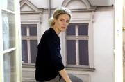 Maja (Barbara Lanz) hat allen Lebensmut verloren und ist kurz davor, Robert in den Tod zu folgen.