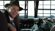 Scott Roemer (Cary Elwes) ist Chef eines globalen Luftschifffahrtsunternehmens.